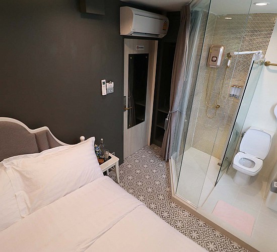 Sweet Canal- Double Bed Private Ensuite